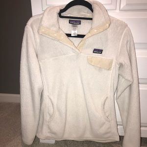 white fleece patagonia !